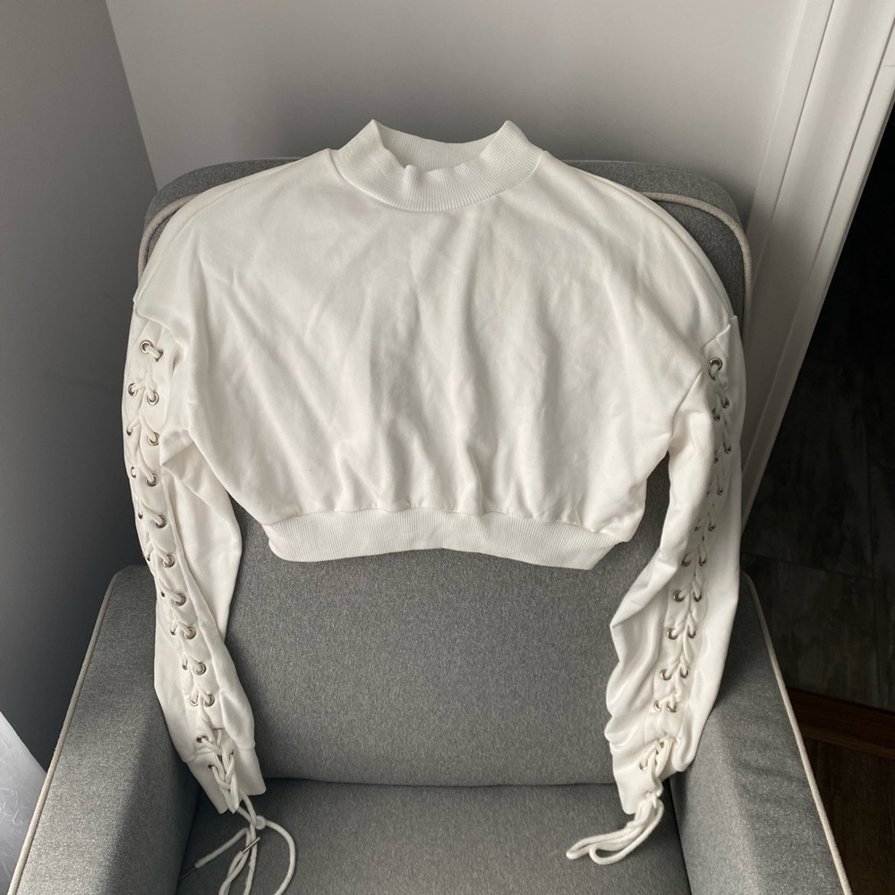 White cropped sweater shirt, Size S